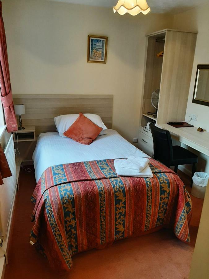 The Pilgrim'S Guest House Newbury  Eksteriør billede